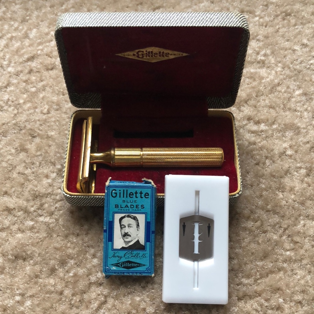 Vintage 1940's Gillette Gold Tech Safety Razor Set/with Gillette Blades